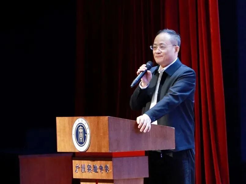 校长张先龙